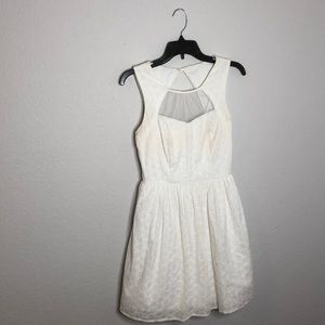 city triangles white dress